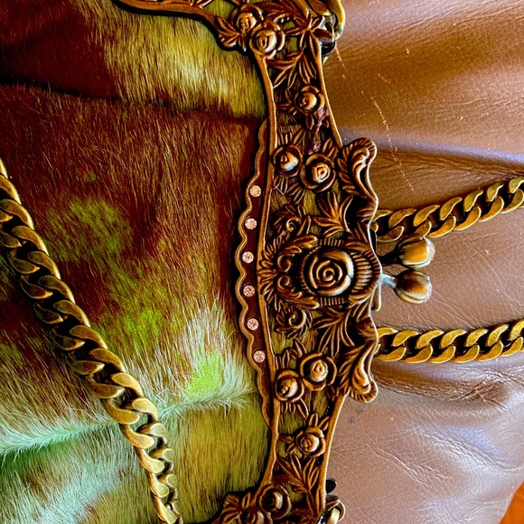 Vintage style American Darling cowhide clasp purse. - Picture 4 of 6